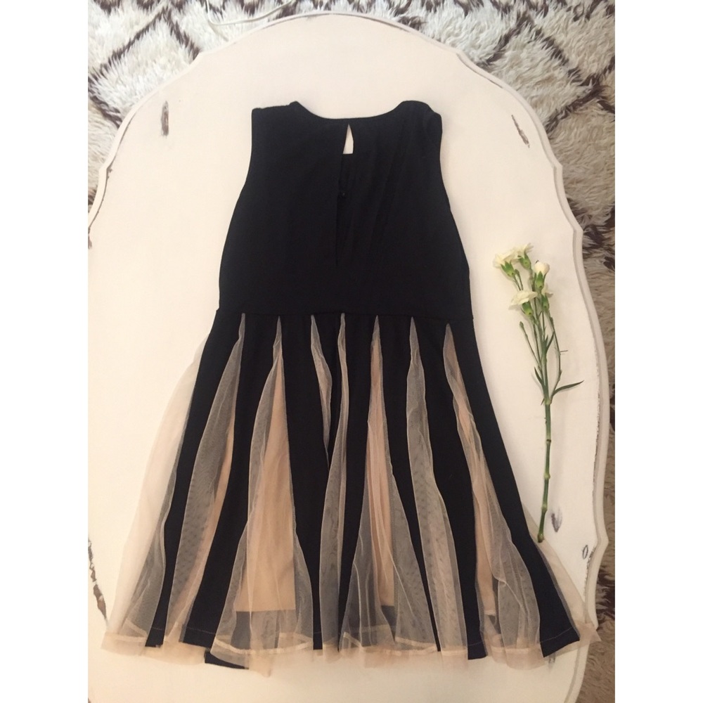 Sheath Princess Lace & Black Dress - Picture 2 of 4